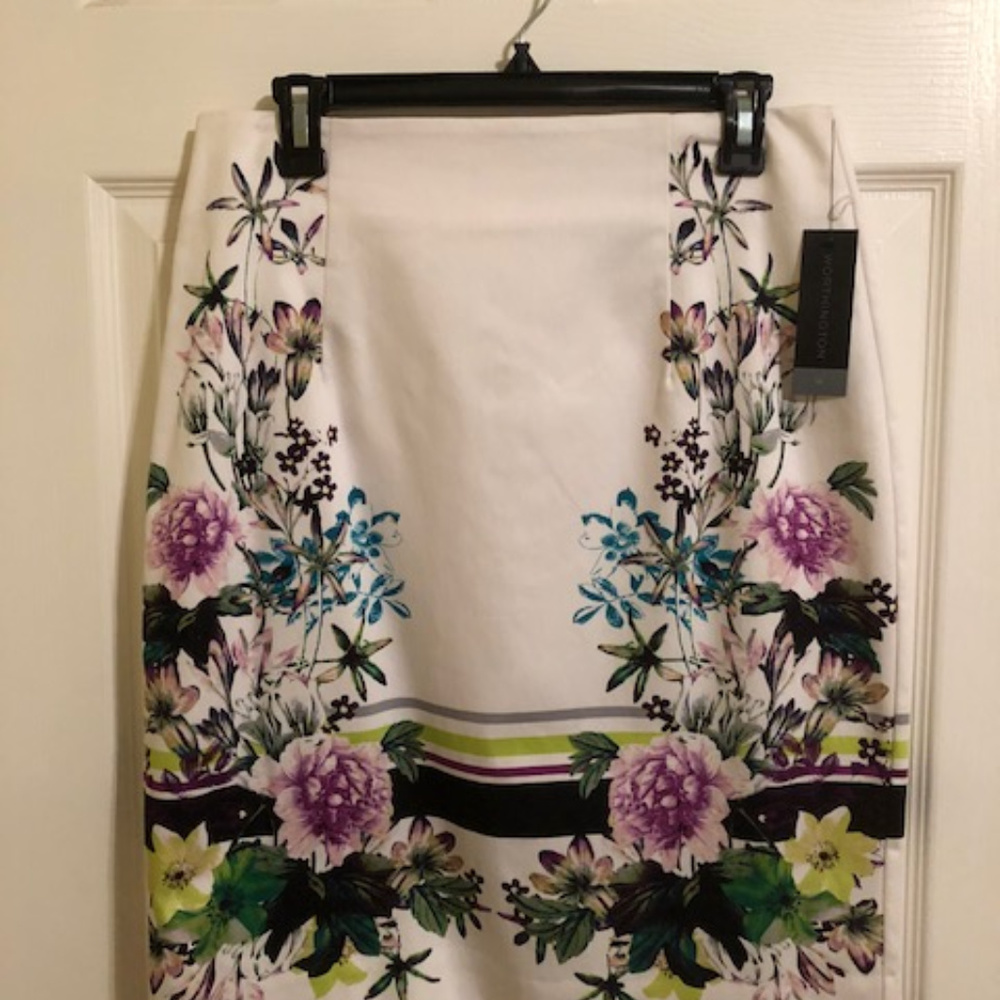 Floral/flowered border print skirt NWT
